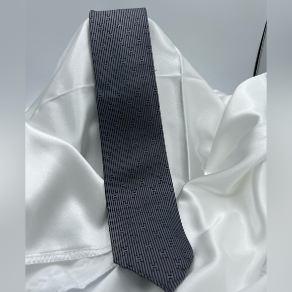 HERMES 100% Silk Tie Grey - Picture 1 of 4